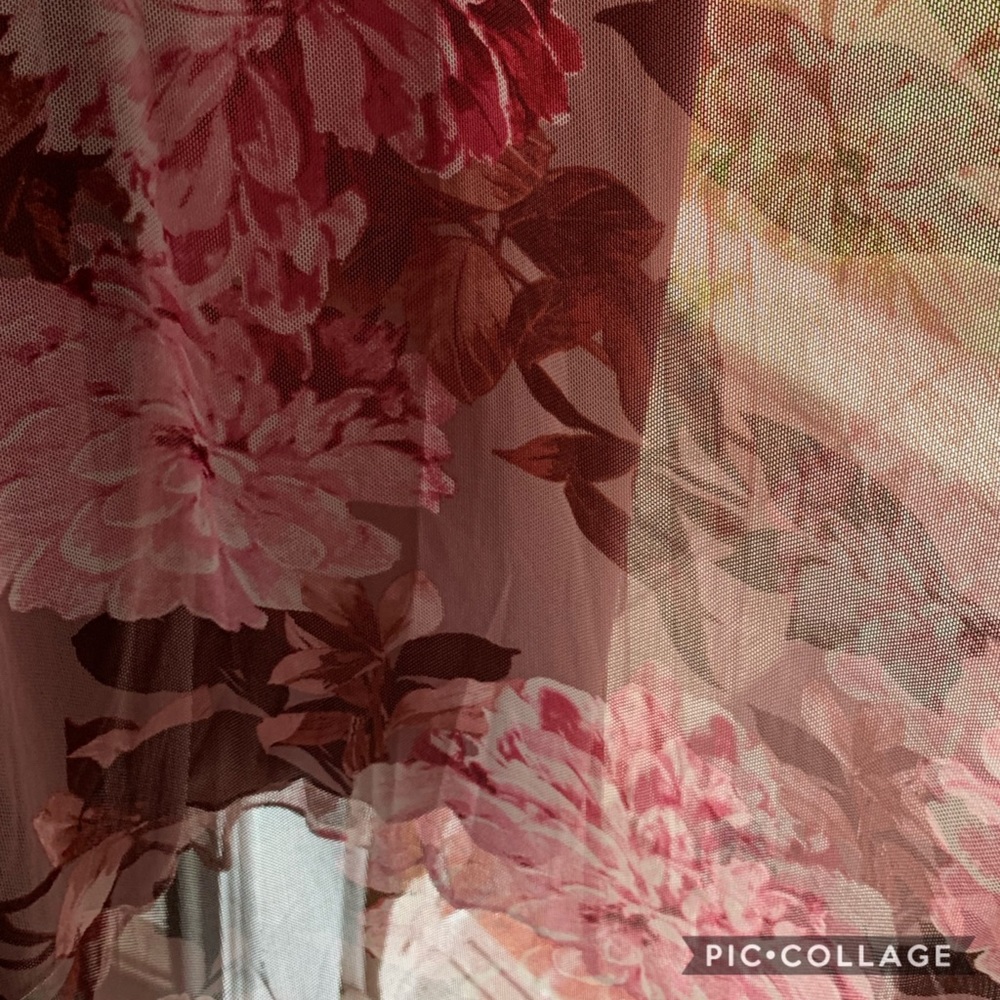 🌹SOLD🌹2x Rose Blush Merlot Floral Surplice Dress - Picture 8 of 8